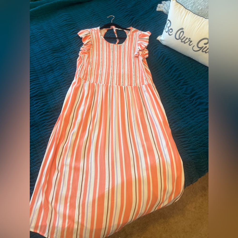 Flutter sleeve midi dress
